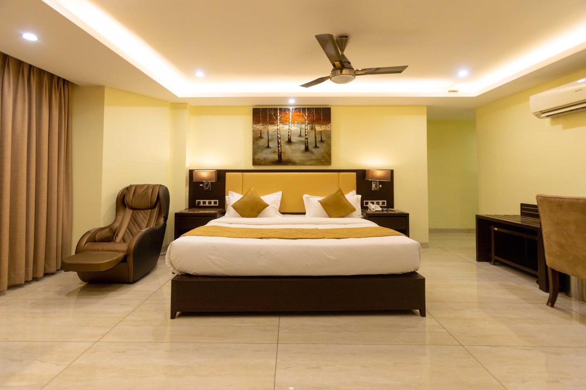 Hotel Godwin - Colaba Mumbai  Buitenkant foto