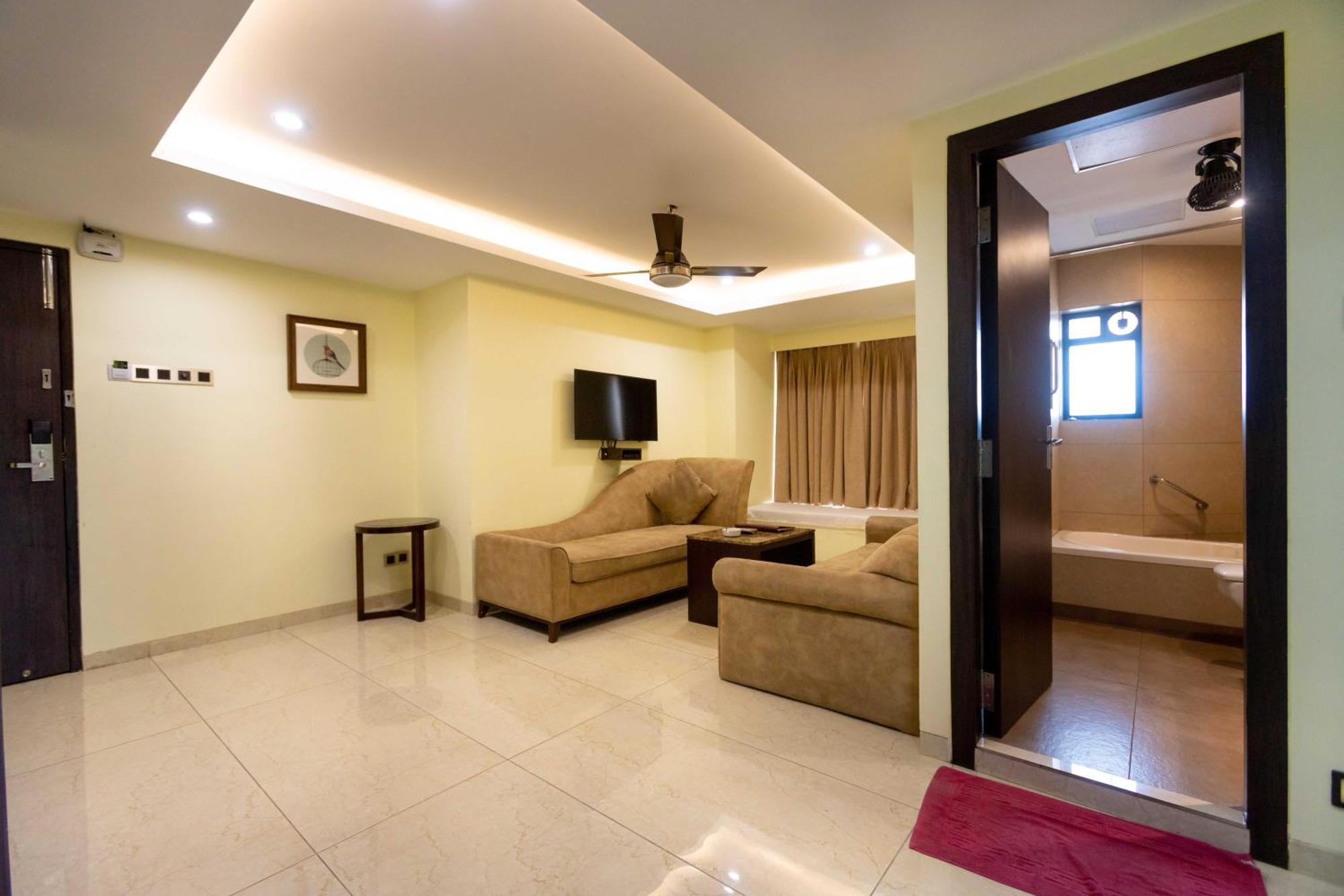 Hotel Godwin - Colaba Mumbai  Buitenkant foto