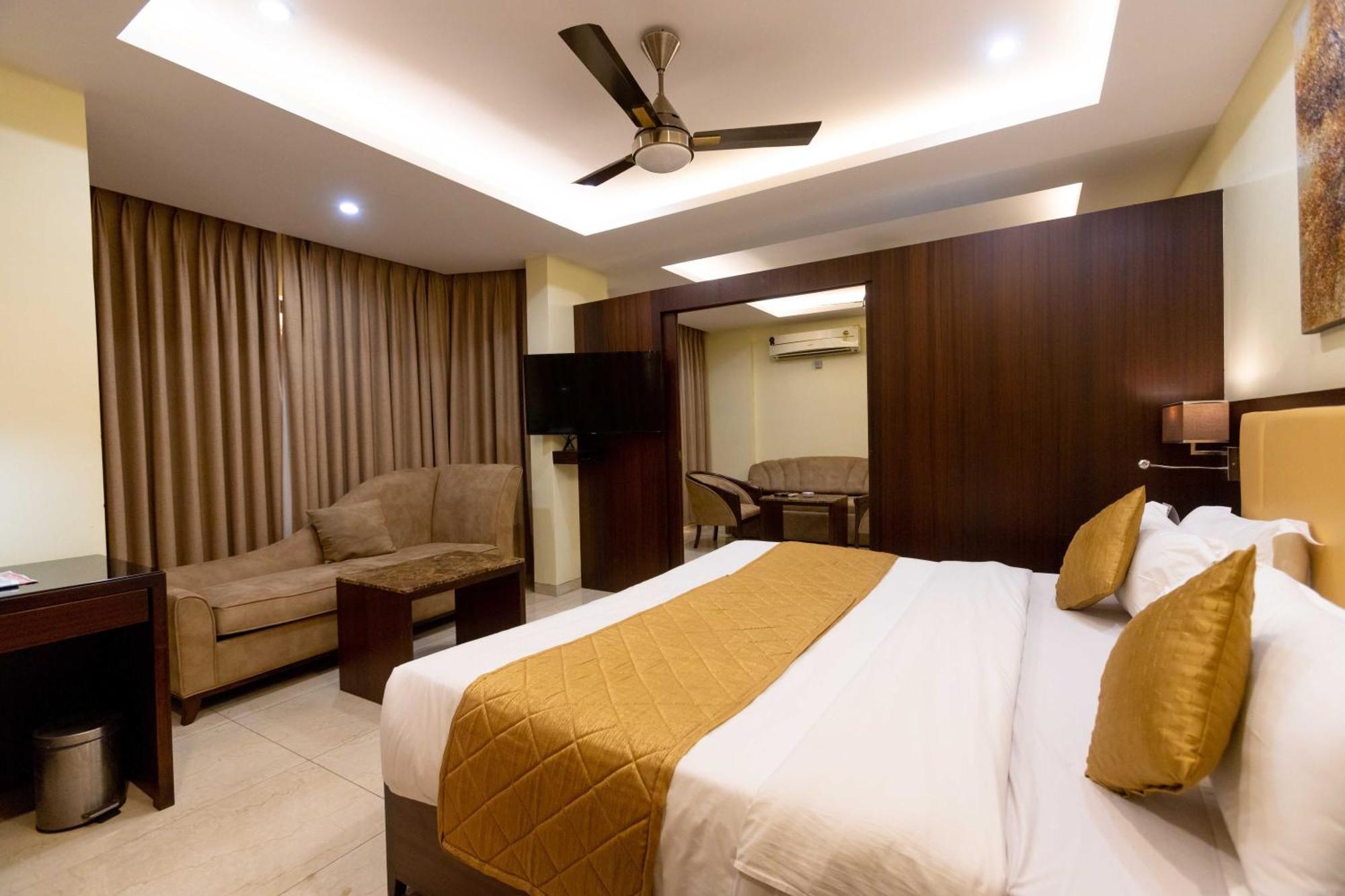 Hotel Godwin - Colaba Mumbai  Buitenkant foto