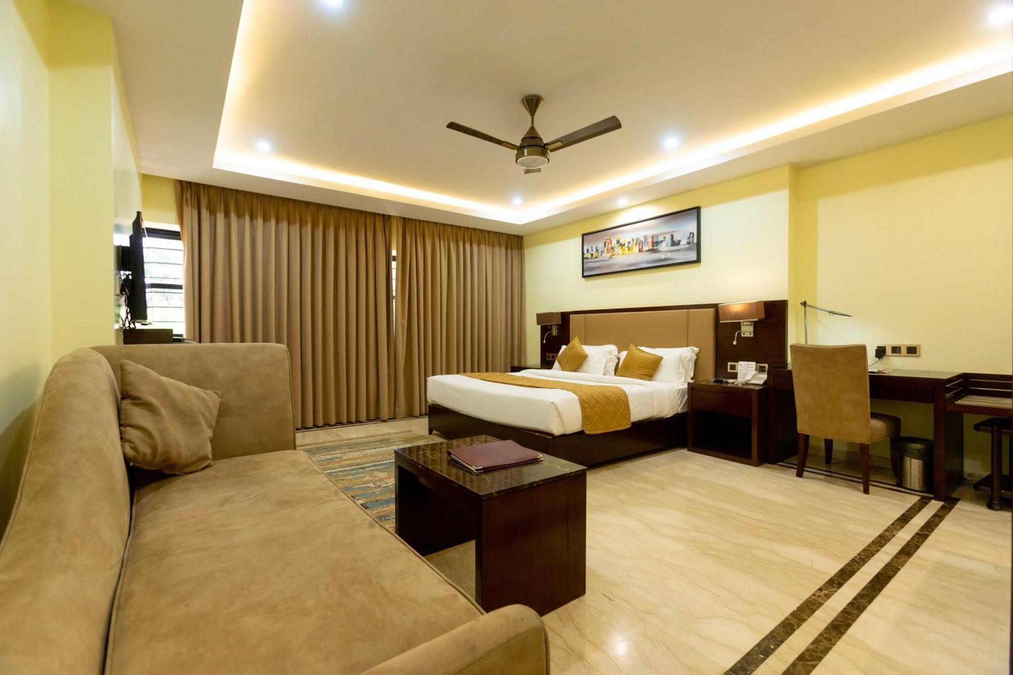 Hotel Godwin - Colaba Mumbai  Buitenkant foto