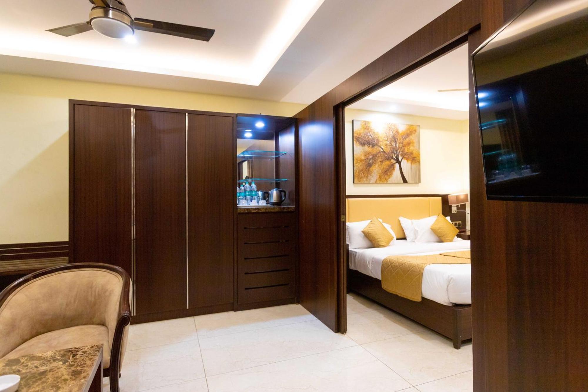 Hotel Godwin - Colaba Mumbai  Buitenkant foto
