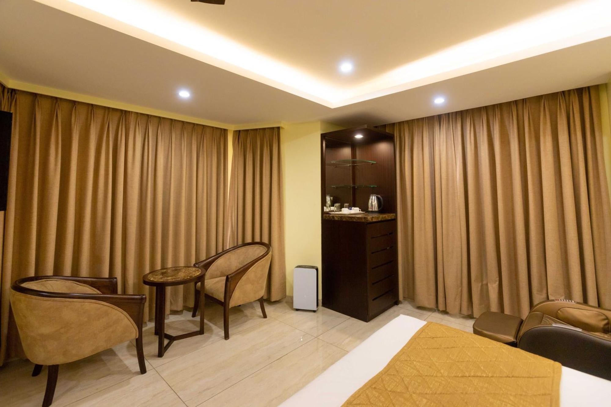 Hotel Godwin - Colaba Mumbai  Buitenkant foto