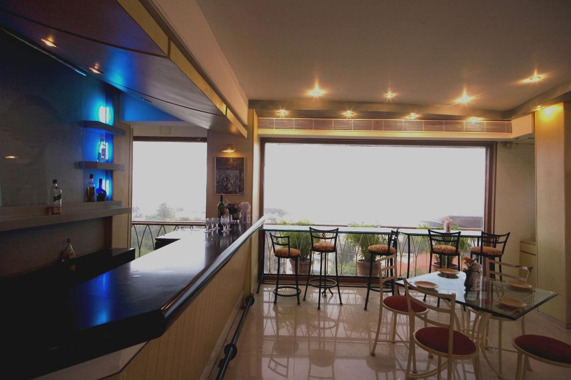 Hotel Godwin - Colaba Mumbai  Buitenkant foto