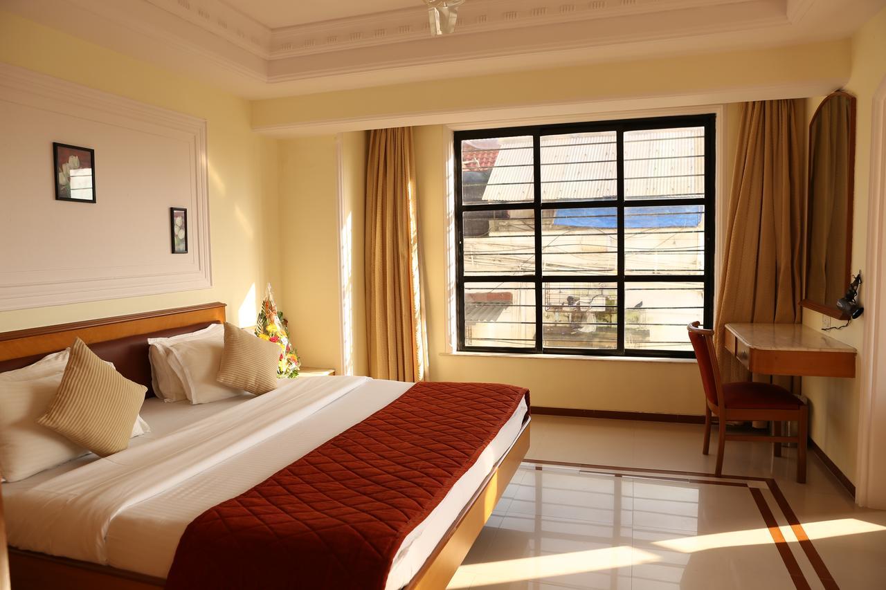 Hotel Godwin - Colaba Mumbai  Buitenkant foto