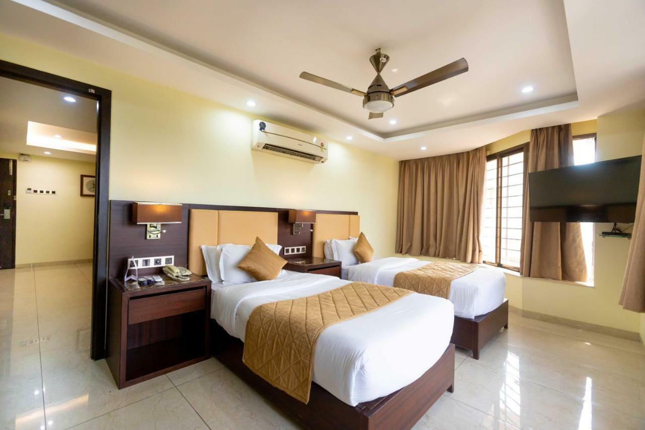 Hotel Godwin - Colaba Mumbai  Buitenkant foto