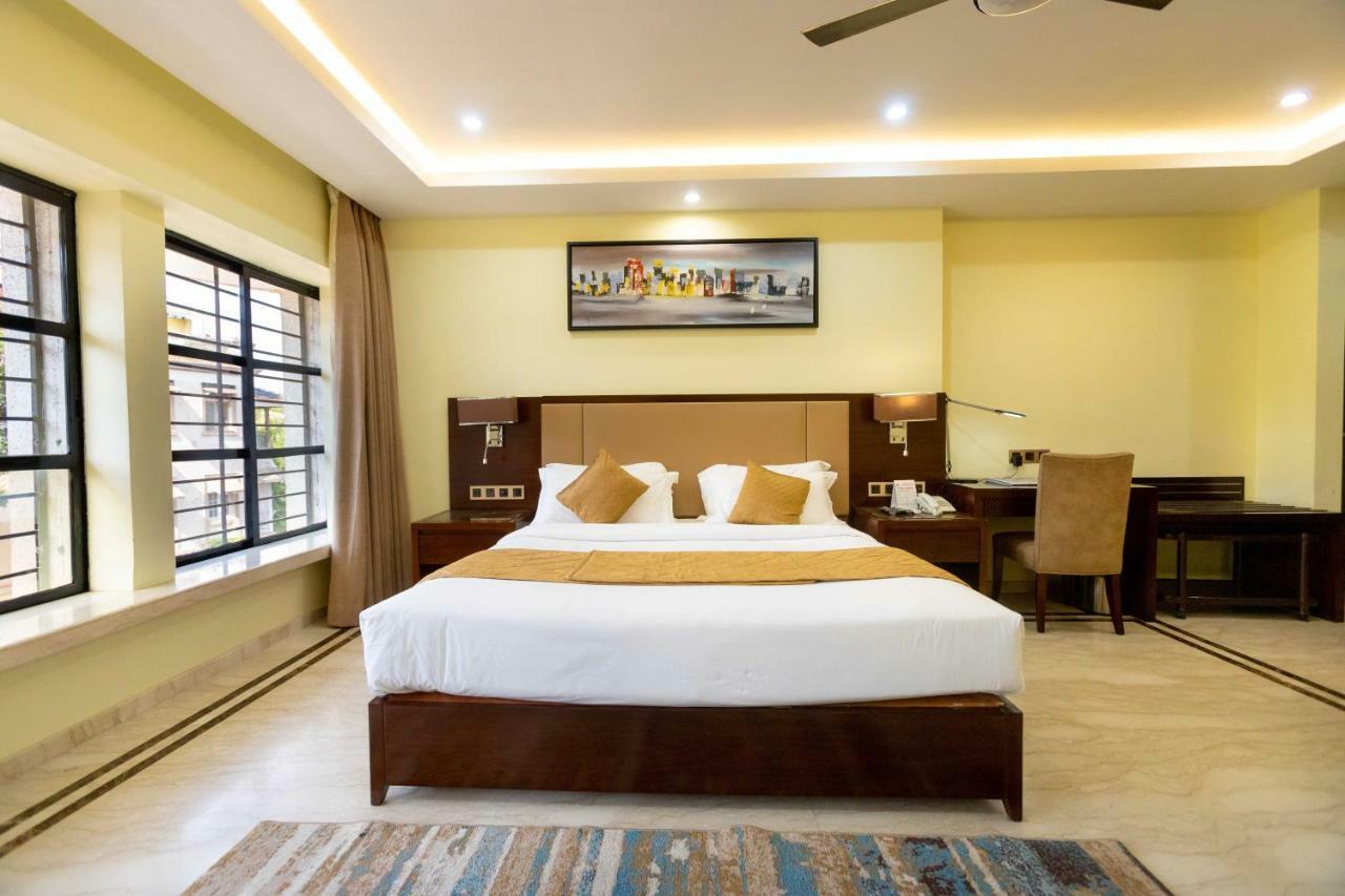 Hotel Godwin - Colaba Mumbai  Buitenkant foto